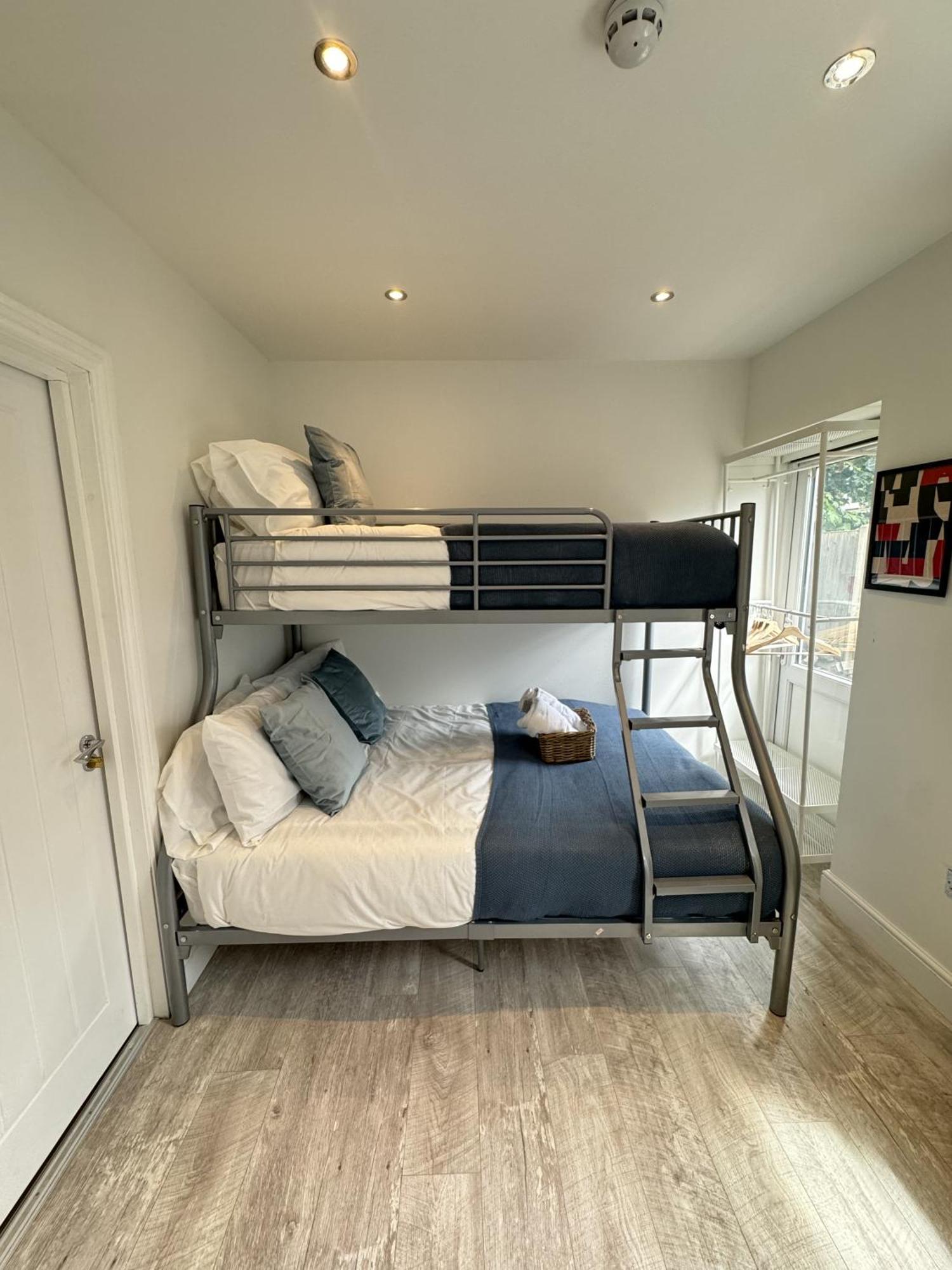 En-Suite Bedroom For Up To 4! Sofa Bed - Near Stratford Londres Exterior foto