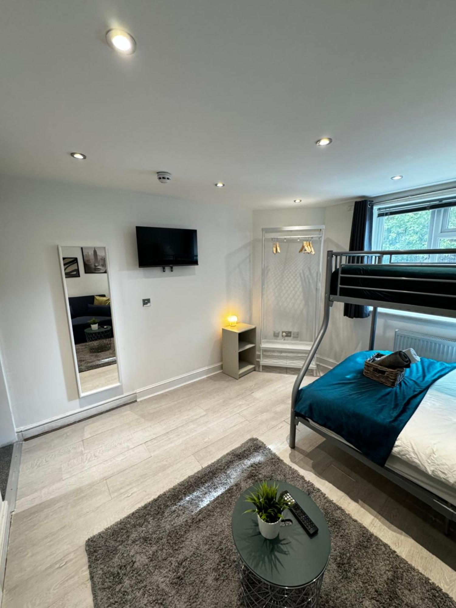 En-Suite Bedroom For Up To 4! Sofa Bed - Near Stratford Londres Exterior foto