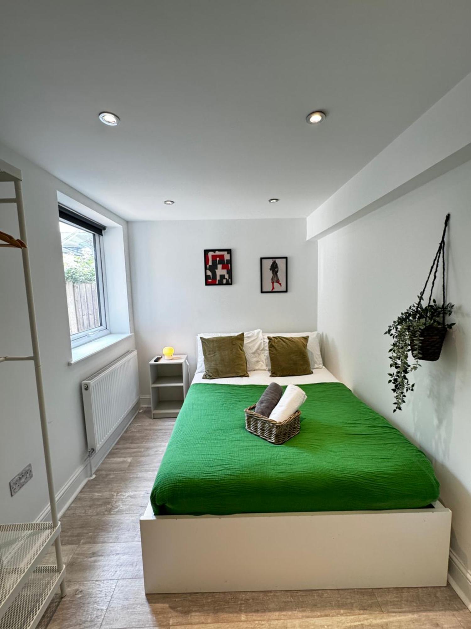 En-Suite Bedroom For Up To 4! Sofa Bed - Near Stratford Londres Exterior foto