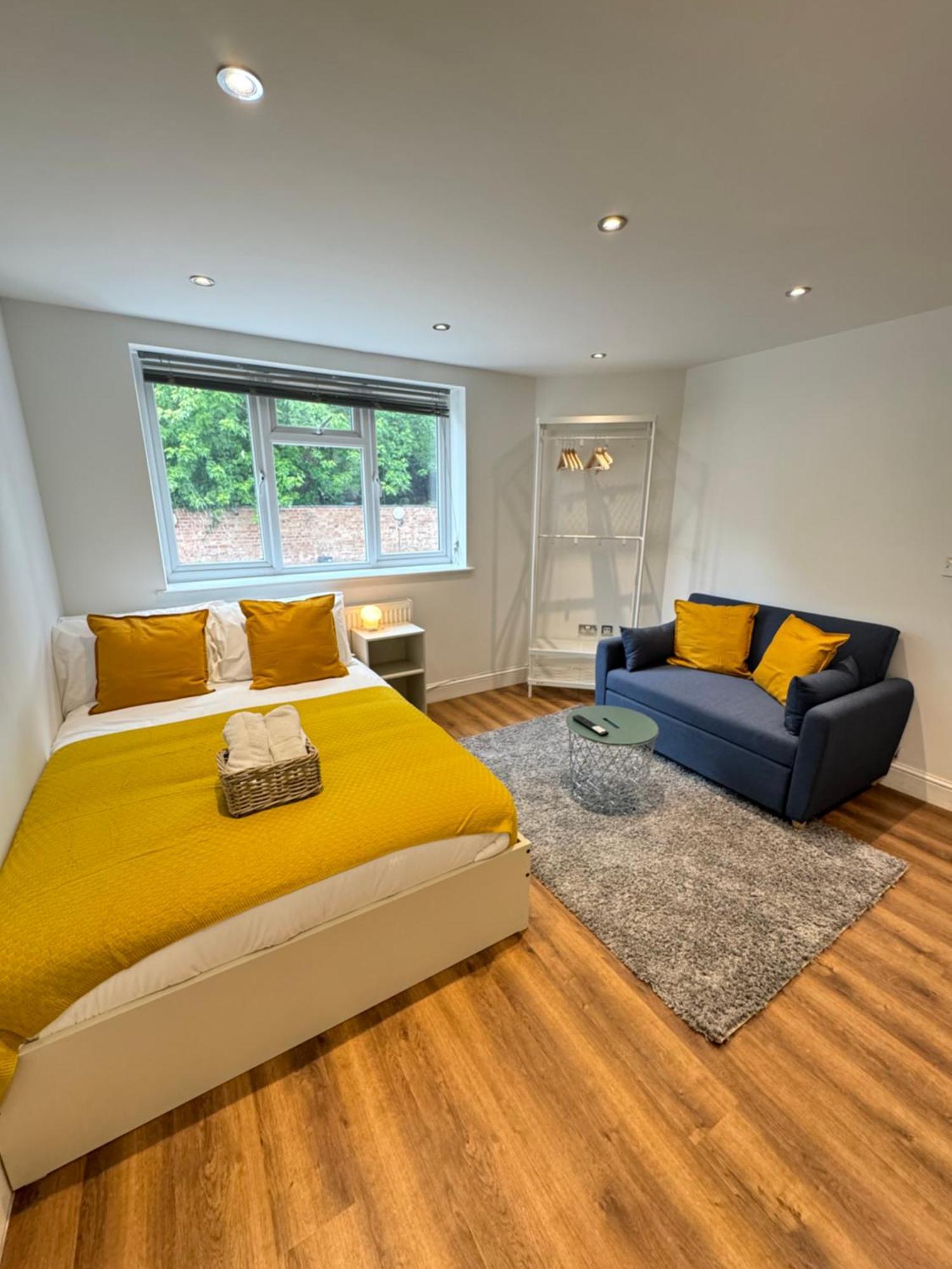 En-Suite Bedroom For Up To 4! Sofa Bed - Near Stratford Londres Exterior foto